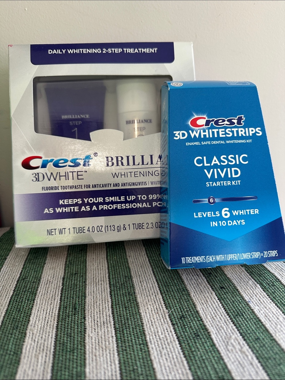 Crest 3D Whitestrips Classic Vivid Starter Kit - Blue